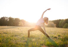 Yoga bei Sonnenuntergang